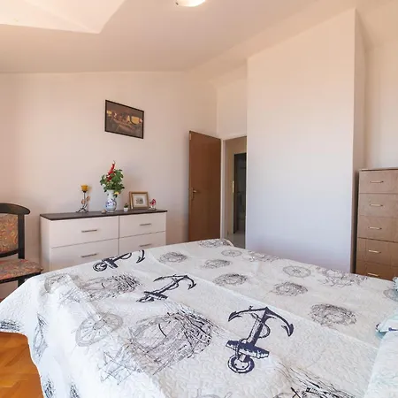 Apartment Sunrise Duilovo *
