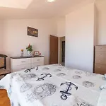Апартаменты Sunrise Duilovo *